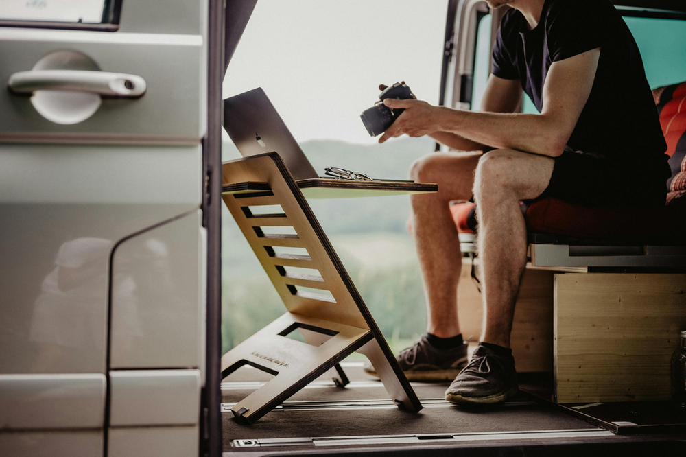 How to Set Up a Mobile Office Using Satellite Internet For RV or Van ...